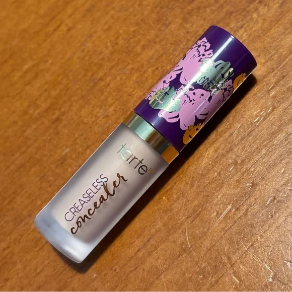Tarte Creaseless Concealer Medium - Picture 2 of 16